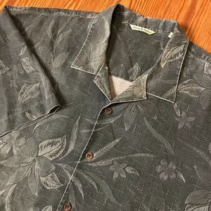 Tommy Bahama Gray Floral Casual Button Down Shirt